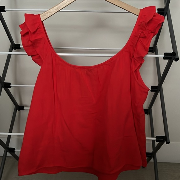 Gap Flutter Sleeve Tank - Picture 4 of 9